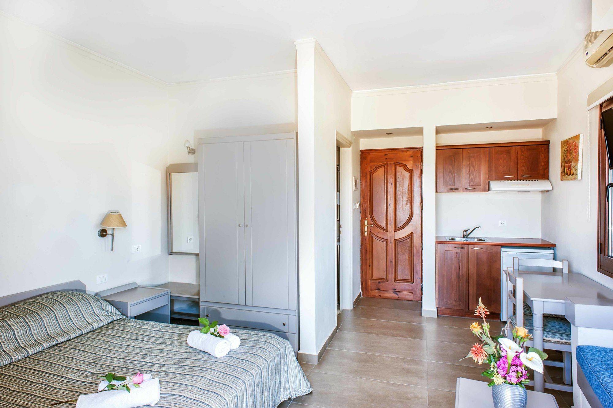 Frideriki Studios & Apartments Platanés Kültér fotó